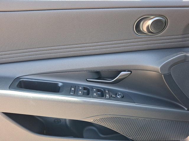 2025 Hyundai ELANTRA Vehicle Photo in Philadelphia, PA 19116