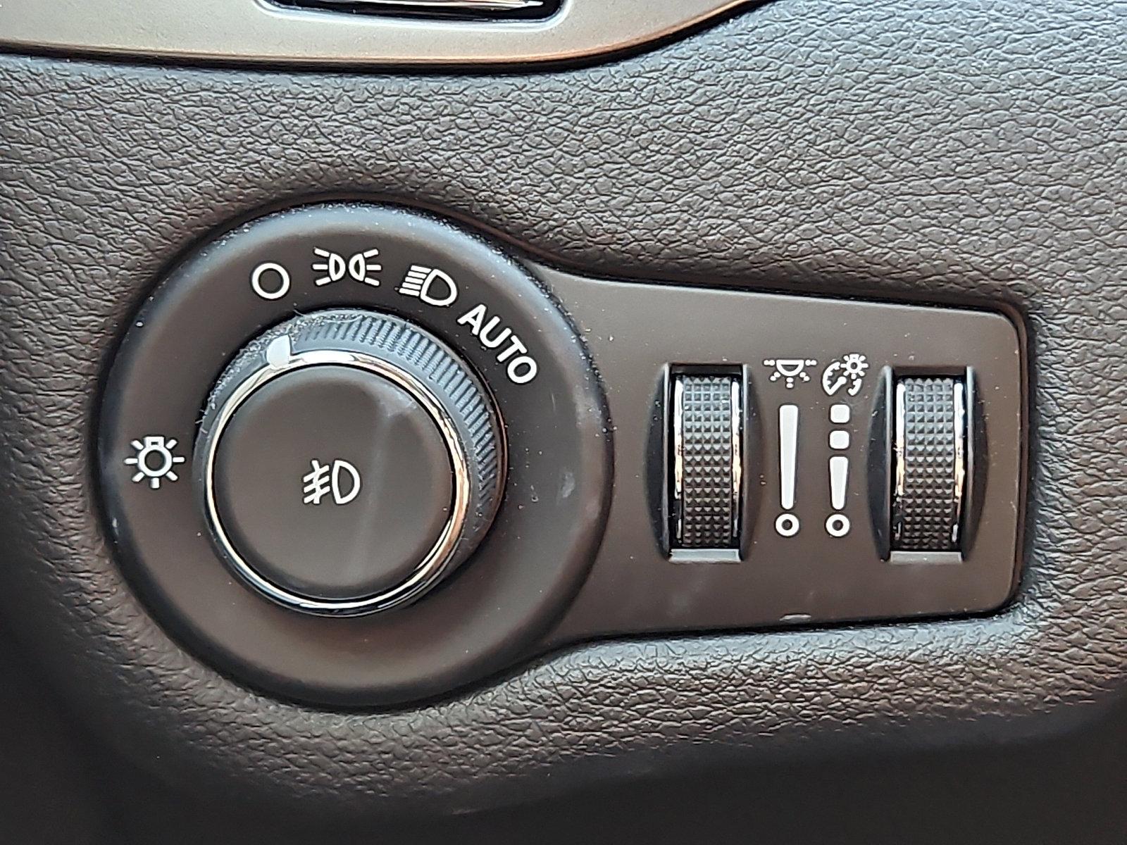 2019 Jeep Cherokee Vehicle Photo in Trevose, PA 19053