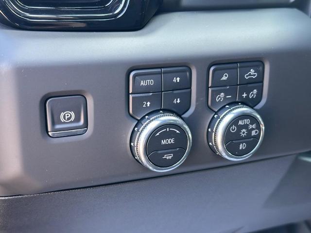 2026 GMC Sierra 1500 Vehicle Photo in COLUMBIA, MO 65203-3903