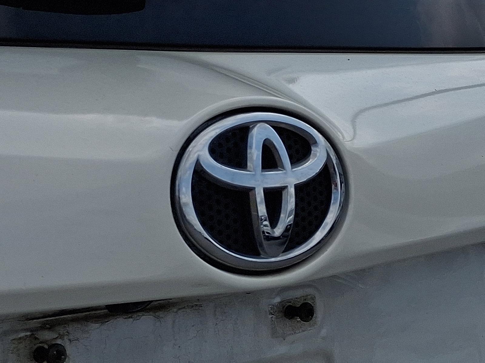 2017 Toyota RAV4 Vehicle Photo in Mechanicsburg, PA 17050-2306