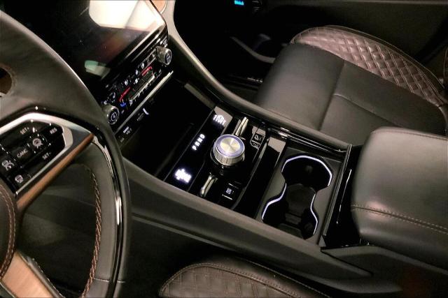 2023 Jeep Grand Cherokee Vehicle Photo in Kansas City, MO 64114