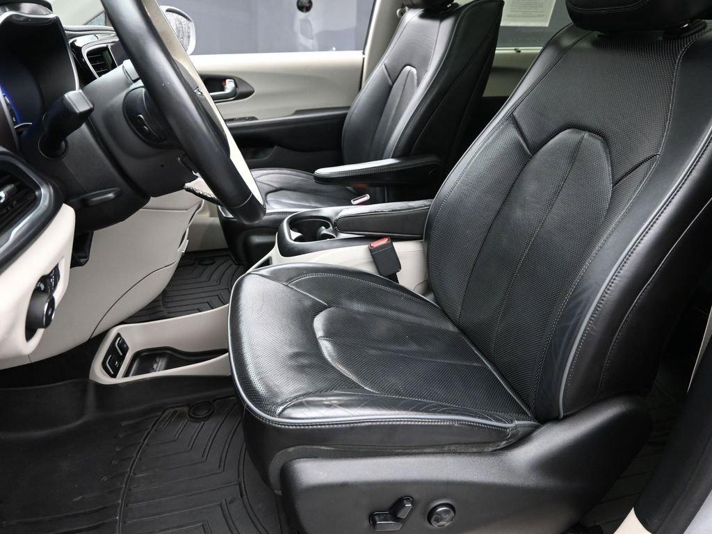2018 Chrysler Pacifica Vehicle Photo in Marion, IA 52302