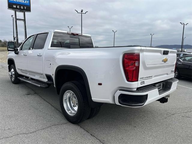 2025 Chevrolet Silverado 3500 HD Vehicle Photo in ALCOA, TN 37701-3235