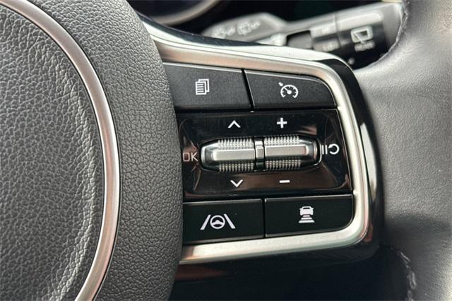 2022 Kia Carnival Vehicle Photo in ELK GROVE, CA 95757-8703