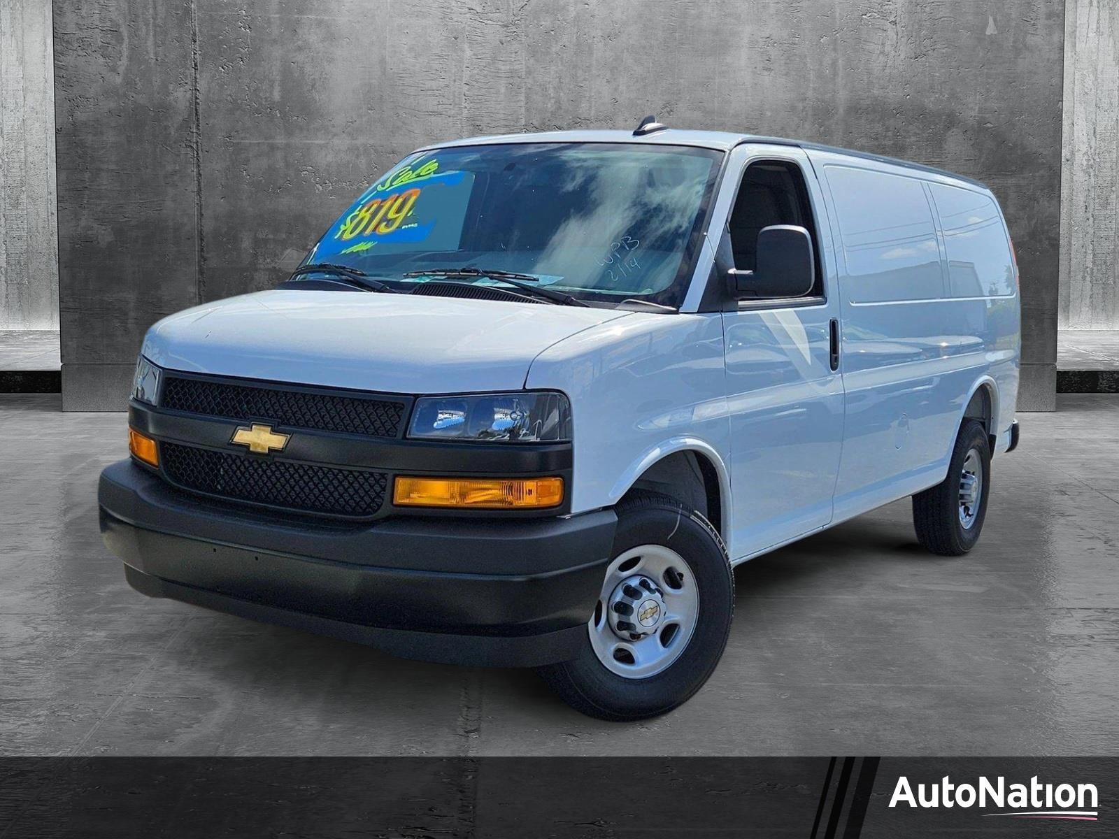 2025 Chevrolet Express Cargo 2500 Vehicle Photo in GREENACRES, FL 33463-3207