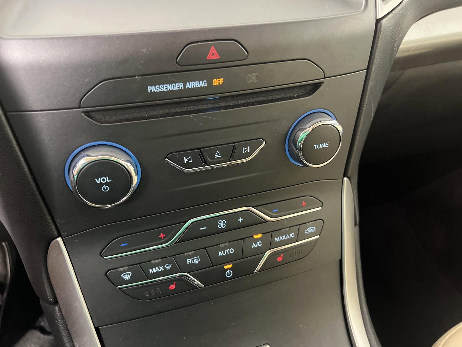 2017 Ford Edge Vehicle Photo in GEORGETOWN, TX 78626-7508