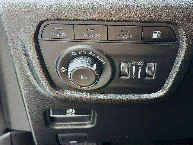 2023 Jeep Grand Cherokee 4xe Vehicle Photo in Doylsetown, PA 18901