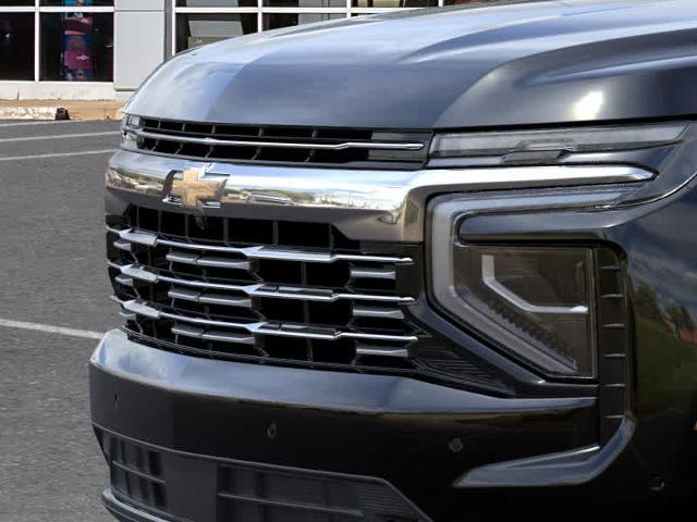 2025 Chevrolet Suburban Vehicle Photo in MOON TOWNSHIP, PA 15108-2571
