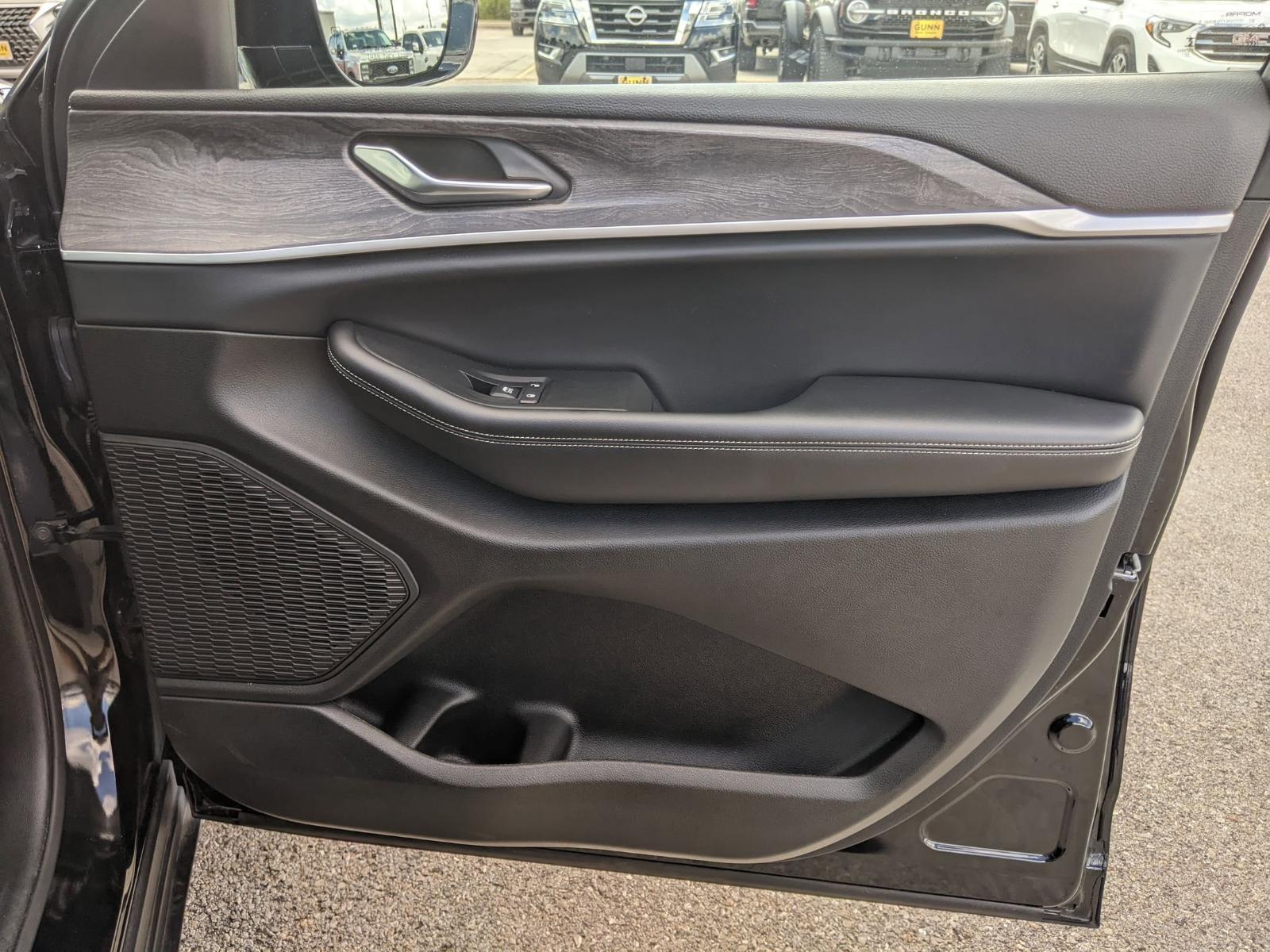 2023 Jeep Grand Cherokee Vehicle Photo in Seguin, TX 78155