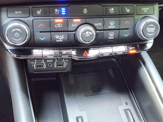 2022 Dodge Durango Vehicle Photo in DENTON, TX 76210-9321