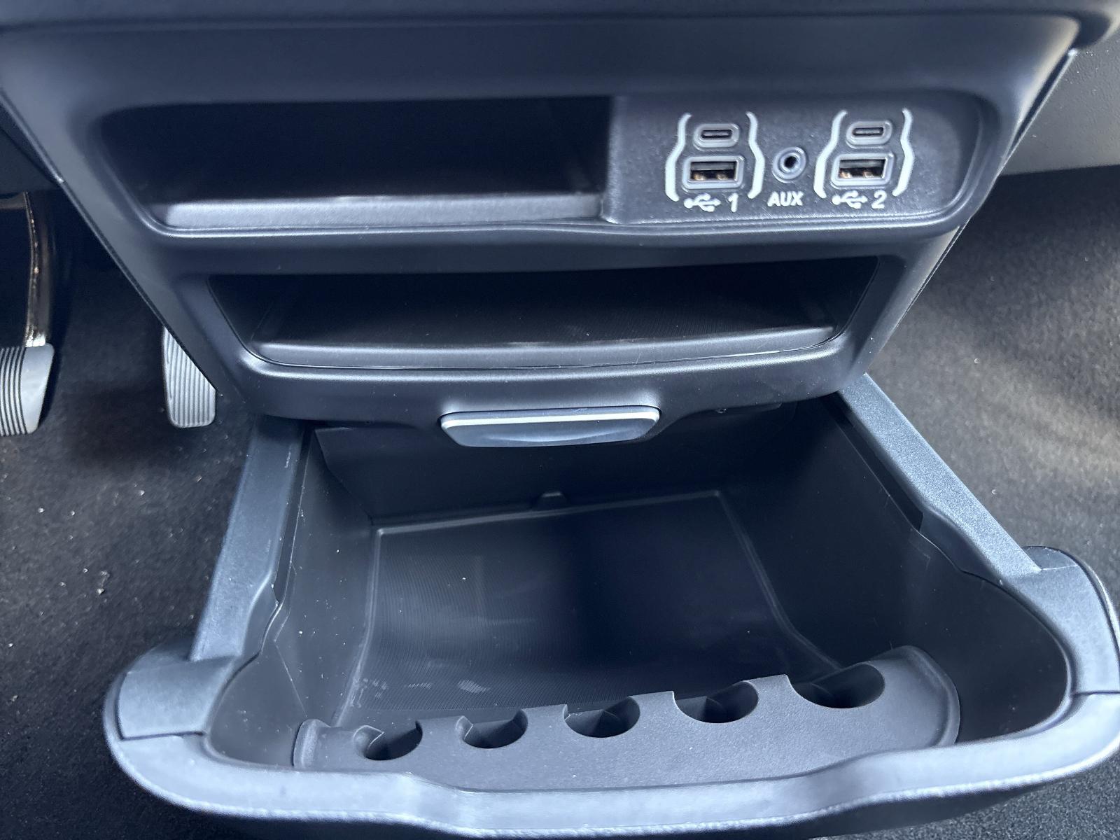 2025 Chrysler Voyager Vehicle Photo in Mechanicsburg, PA 17050-1707