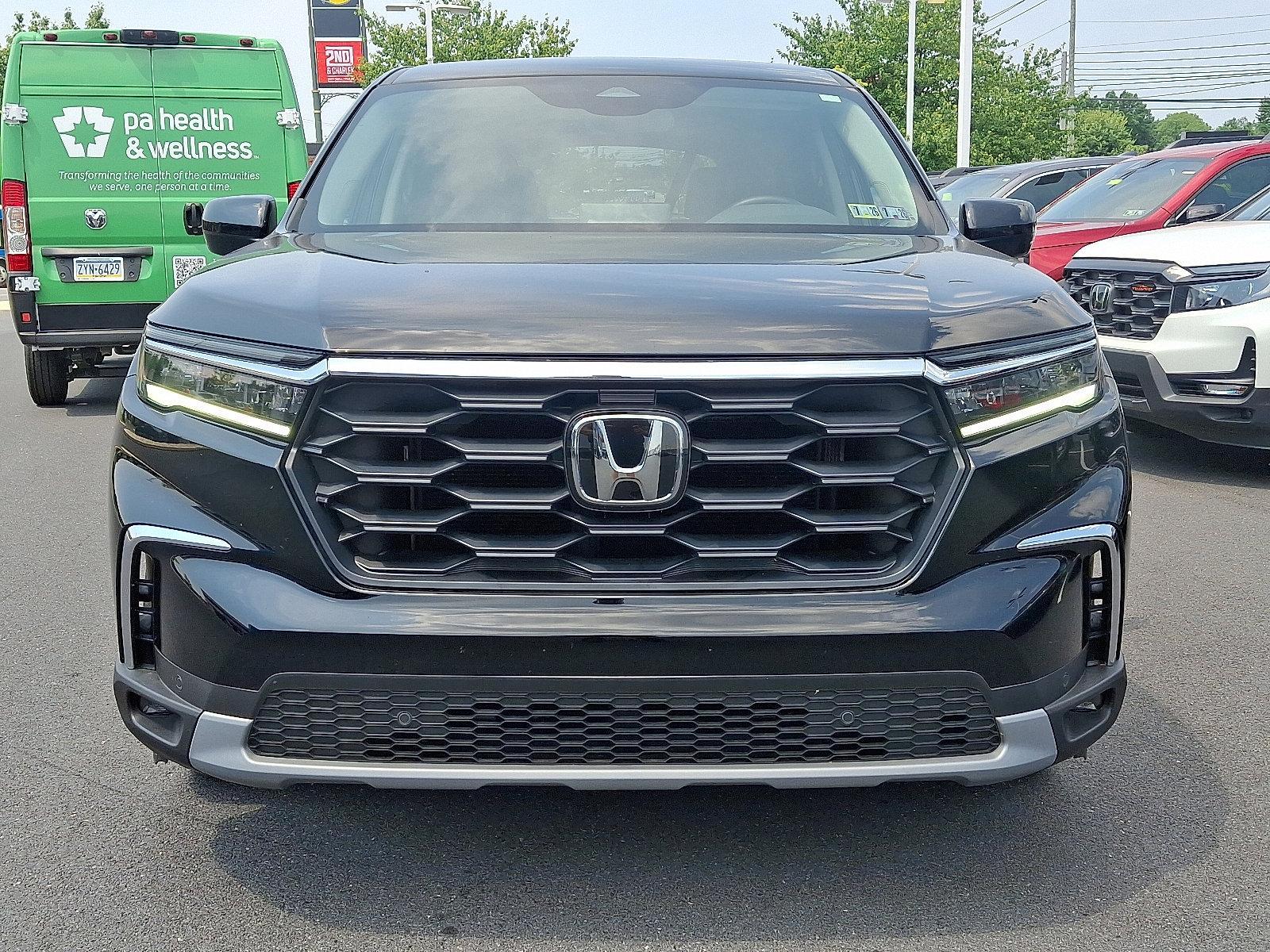 2025 Honda Pilot Vehicle Photo in Harrisburg, PA 17111