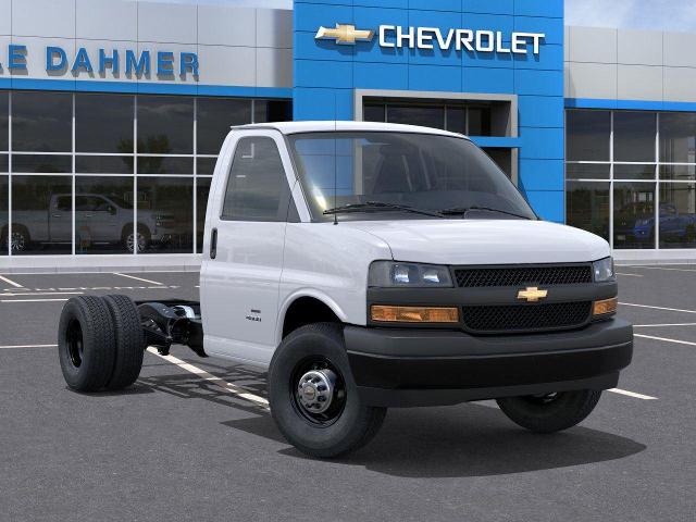 2025 Chevrolet Express Commercial Cutaway Vehicle Photo in TOPEKA, KS 66609-0000