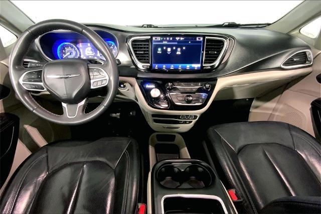 2022 Chrysler Pacifica Vehicle Photo in Lees Summit, MO 64086