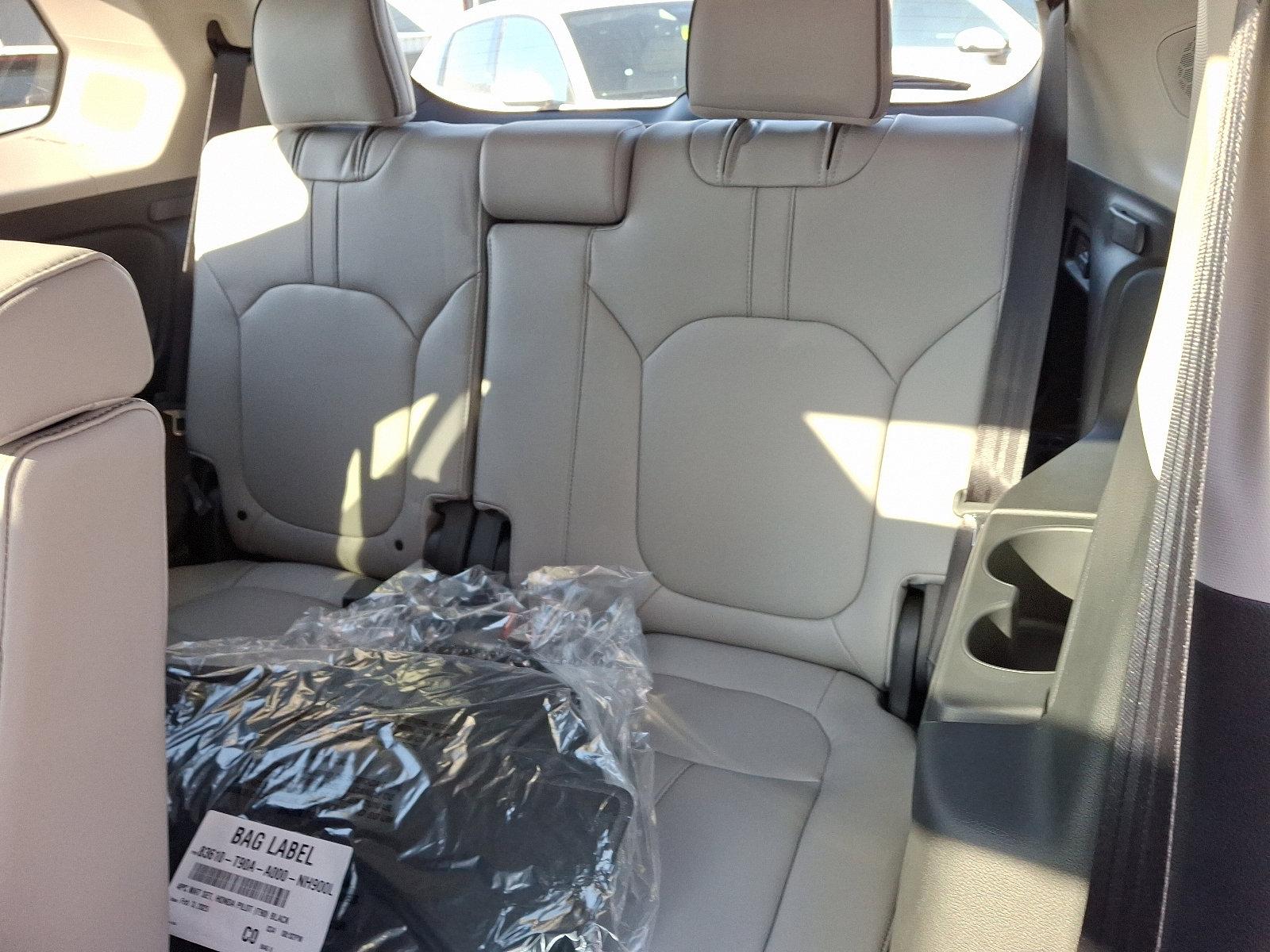 2025 Honda Pilot Vehicle Photo in Harrisburg, PA 17111