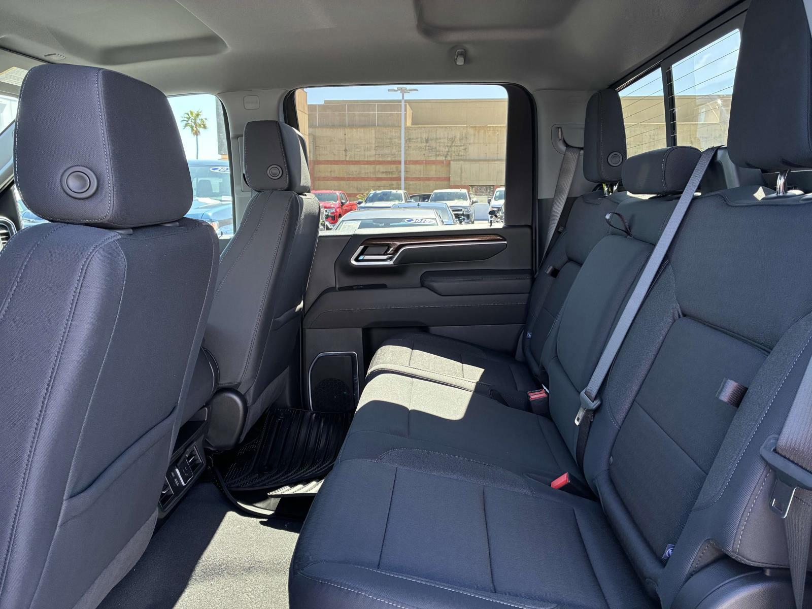 2025 Chevrolet Silverado 2500 HD Vehicle Photo in LOS ANGELES, CA 90007-3794