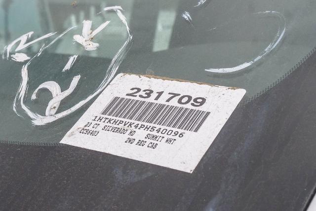 2023 Chevrolet Silverado Chassis Cab Vehicle Photo in VENTURA, CA 93003-8585