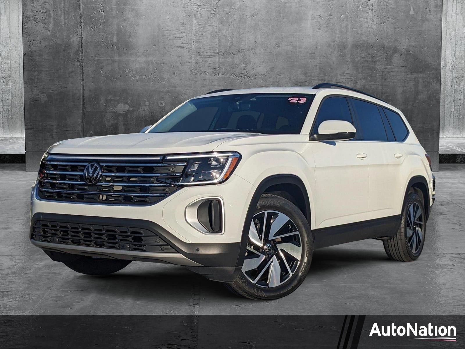 2024 Volkswagen Atlas Vehicle Photo in MIAMI, FL 33172-3015