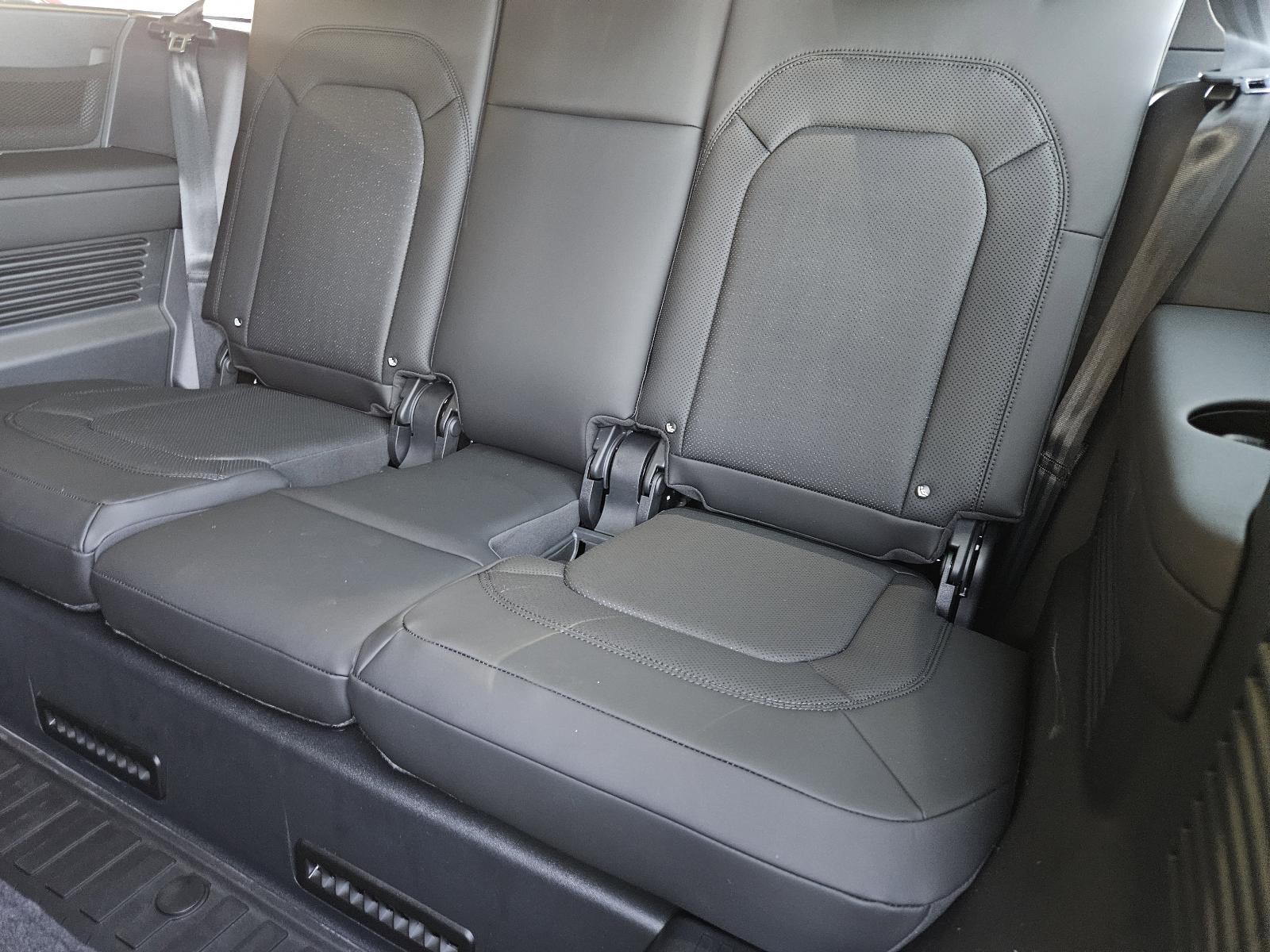 2025 Defender Vehicle Photo in AUSTIN, TX 78717