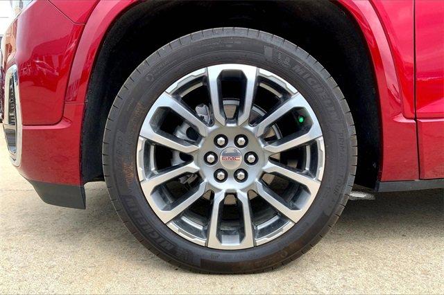 2022 GMC Acadia Vehicle Photo in TOPEKA, KS 66609-0000
