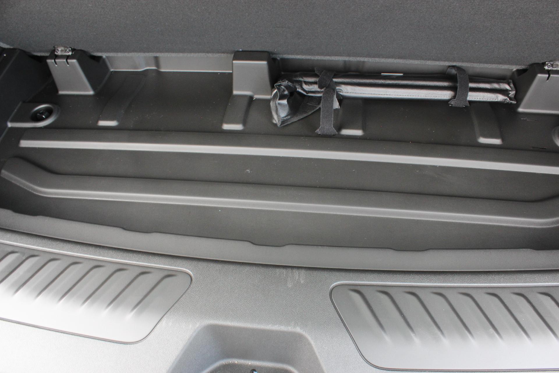 2025 GMC Yukon Vehicle Photo in AURORA, CO 80012-4011