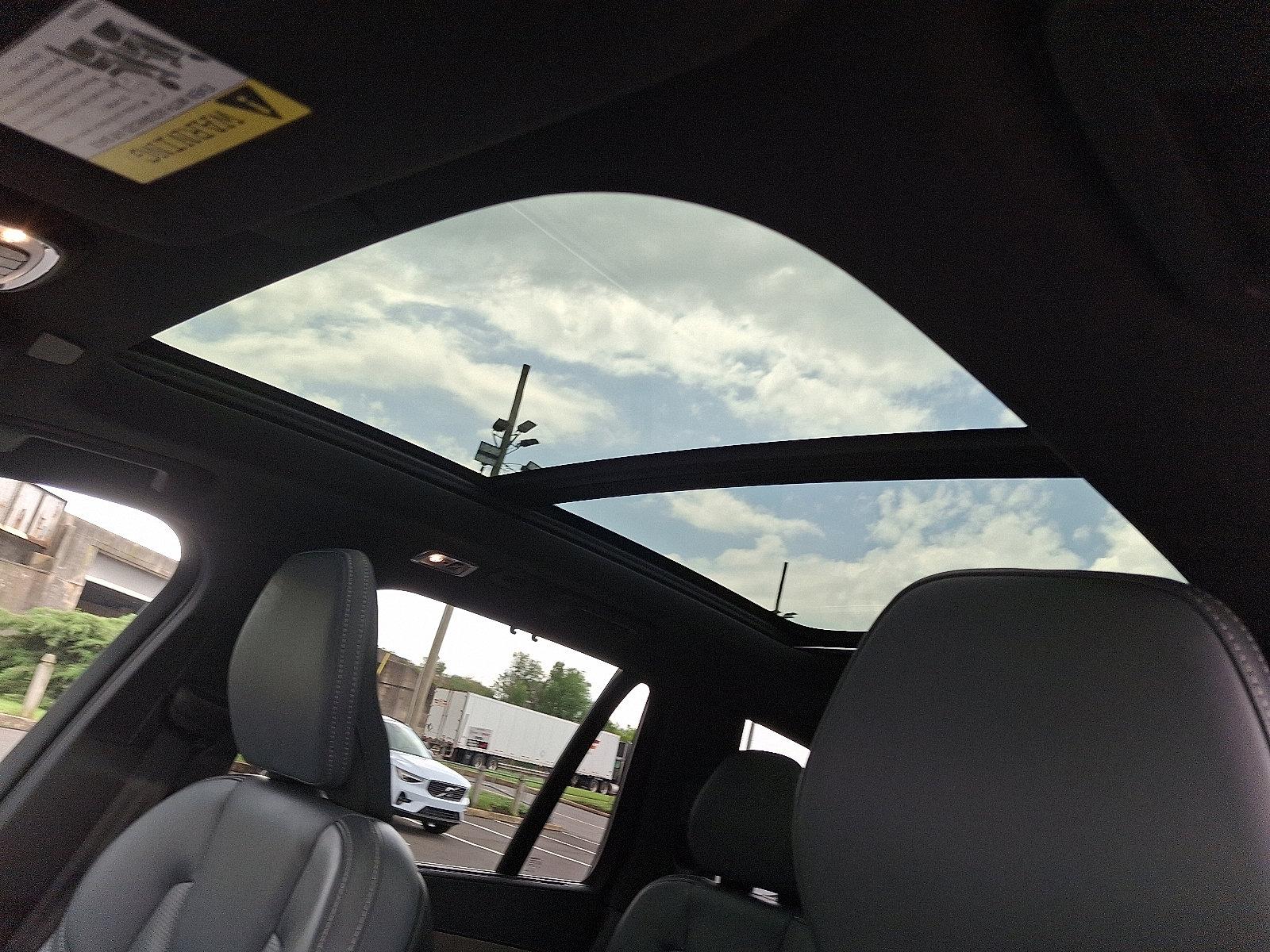 2022 Volvo XC90 Vehicle Photo in Trevose, PA 19053