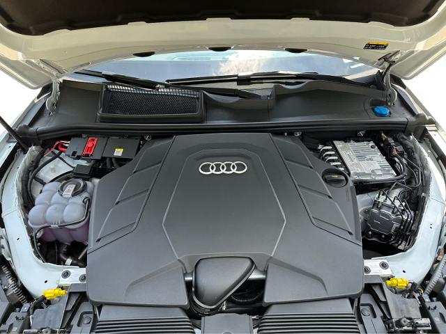 2025 Audi Q7 Vehicle Photo in HOUSTON, TX 77090