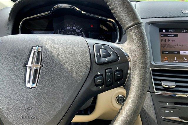 2019 Lincoln MKT Vehicle Photo in TOPEKA, KS 66609-0000