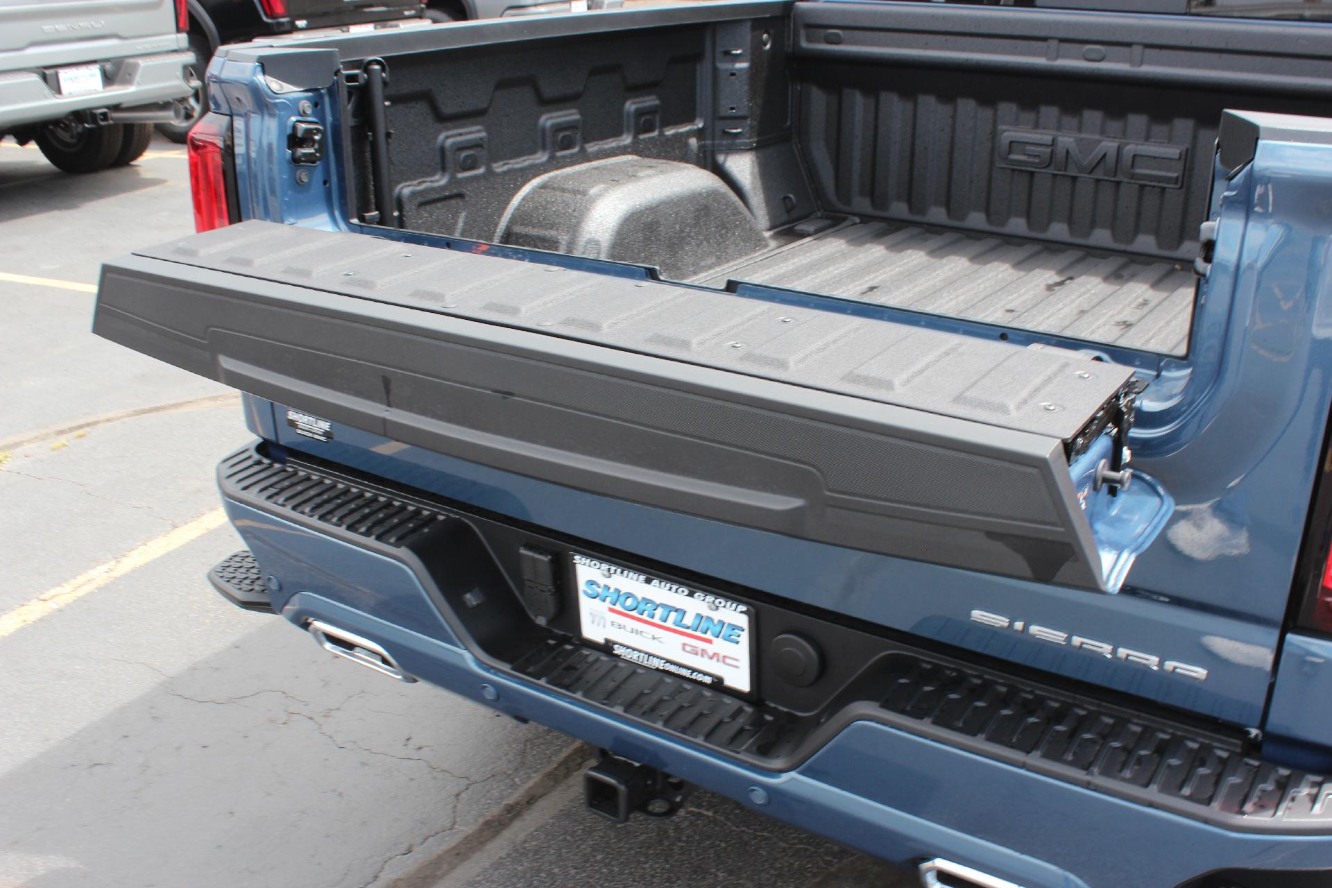 2025 GMC Sierra 1500 Vehicle Photo in AURORA, CO 80012-4011