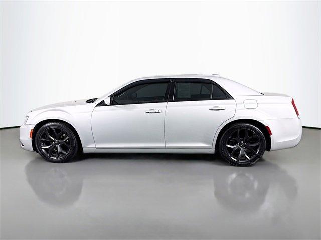 2022 Chrysler 300 Vehicle Photo in PUYALLUP, WA 98371-4149