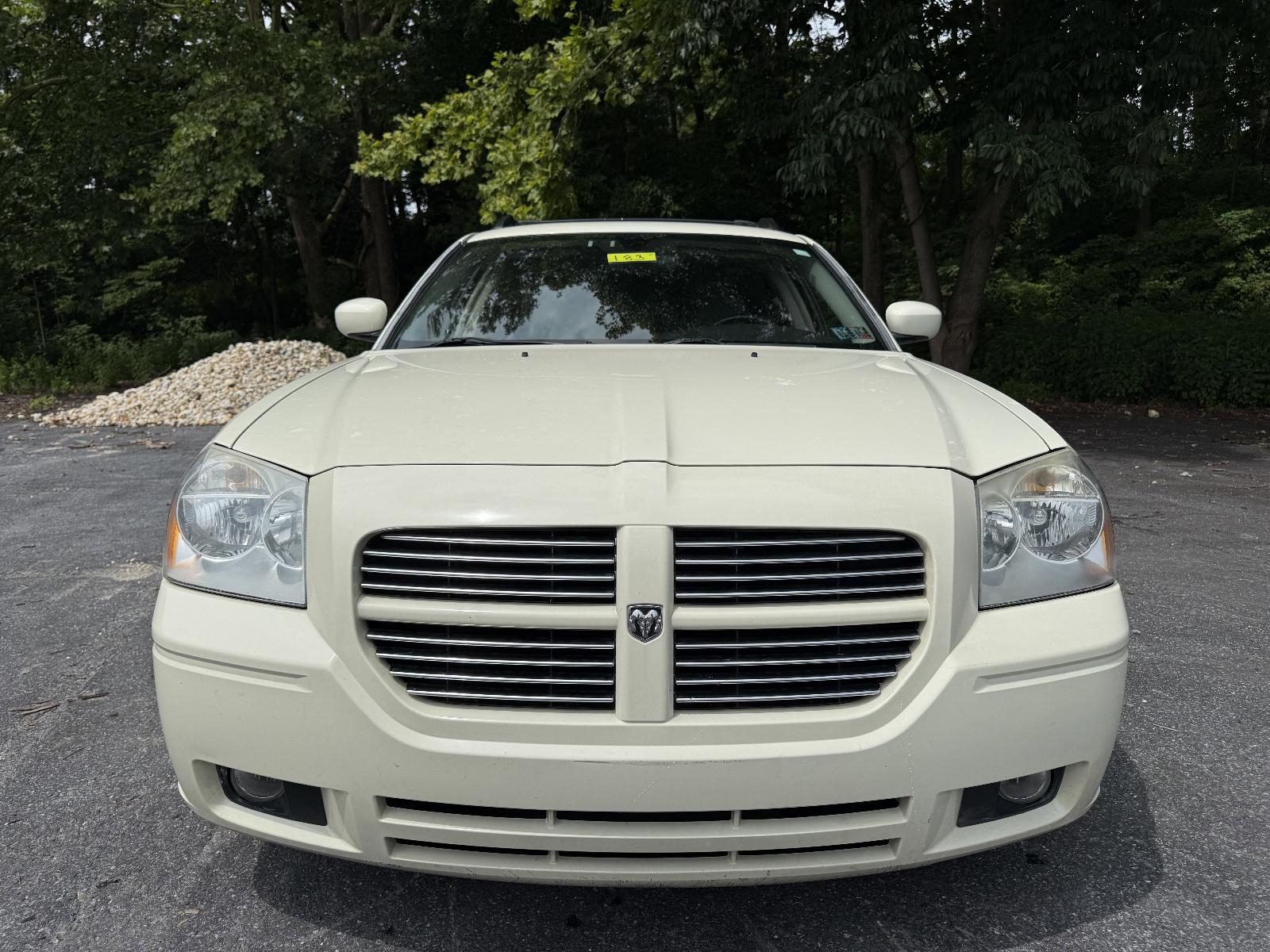 2005 Dodge Magnum Vehicle Photo in Harrisburg, PA 17111