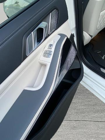 2024 BMW X7 Vehicle Photo in APPLETON, WI 54914-8833