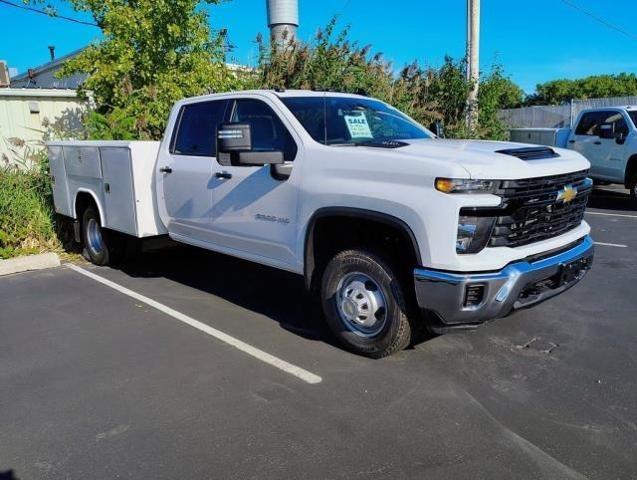 2024 Chevrolet Silverado 3500 HD CC Vehicle Photo in Neenah, WI 54956