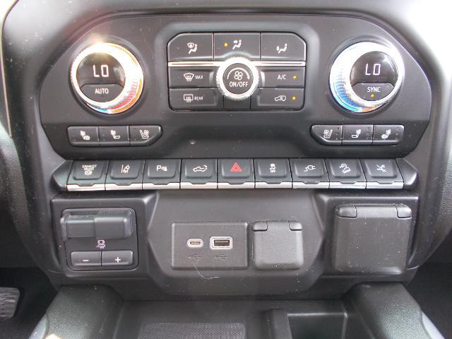 2023 GMC Sierra 2500 HD Vehicle Photo in LOWELL, MA 01852-4336