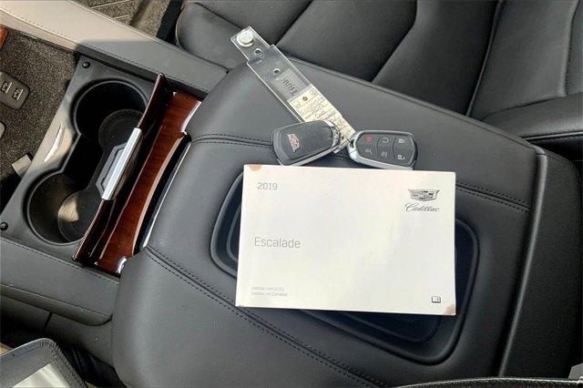 2019 Cadillac Escalade Vehicle Photo in KANSAS CITY, MO 64114-4545