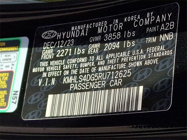 2024 Hyundai ELANTRA Vehicle Photo in New Bloomfield, PA 17068