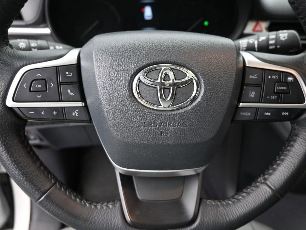 2022 Toyota Sienna Vehicle Photo in Cedar Rapids, IA 52402