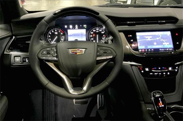 2025 Cadillac XT6 Vehicle Photo in KANSAS CITY, MO 64114-4545