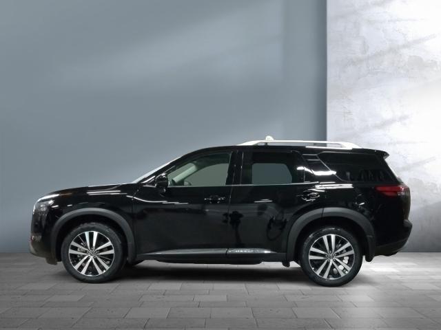 送料無料の商品 Platinum Pathfinder Nissan 2025 New 4WD in sale for Black in サロペット・オーバーオール・オールインワン