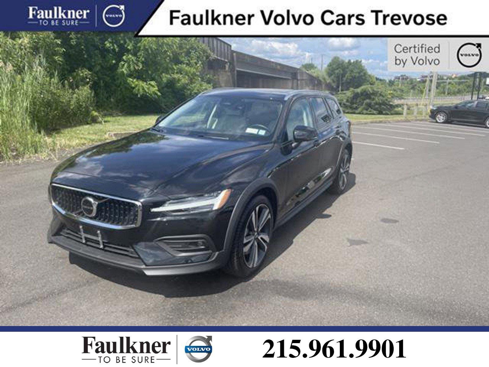 2023 Volvo V60 Cross Country Vehicle Photo in Trevose, PA 19053