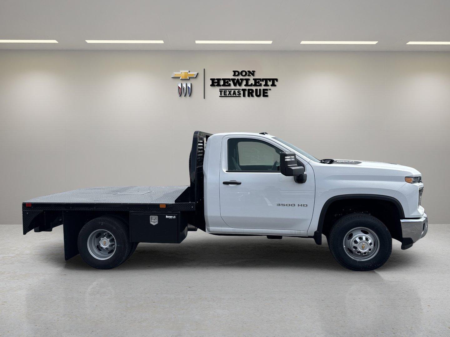 2025 Chevrolet Silverado 3500 HD Chassis Cab Vehicle Photo in GEORGETOWN, TX 78626-7508