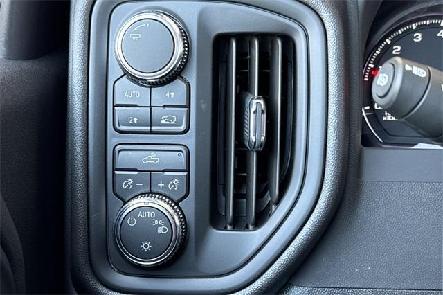 2025 GMC Sierra 1500 Vehicle Photo in ELK GROVE, CA 95757-8703