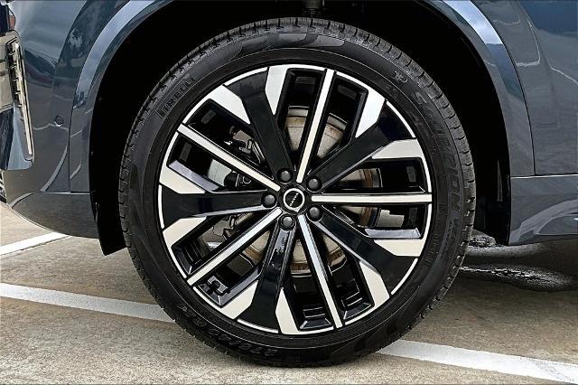 2025 Volvo XC90 Vehicle Photo in Houston, TX 77007