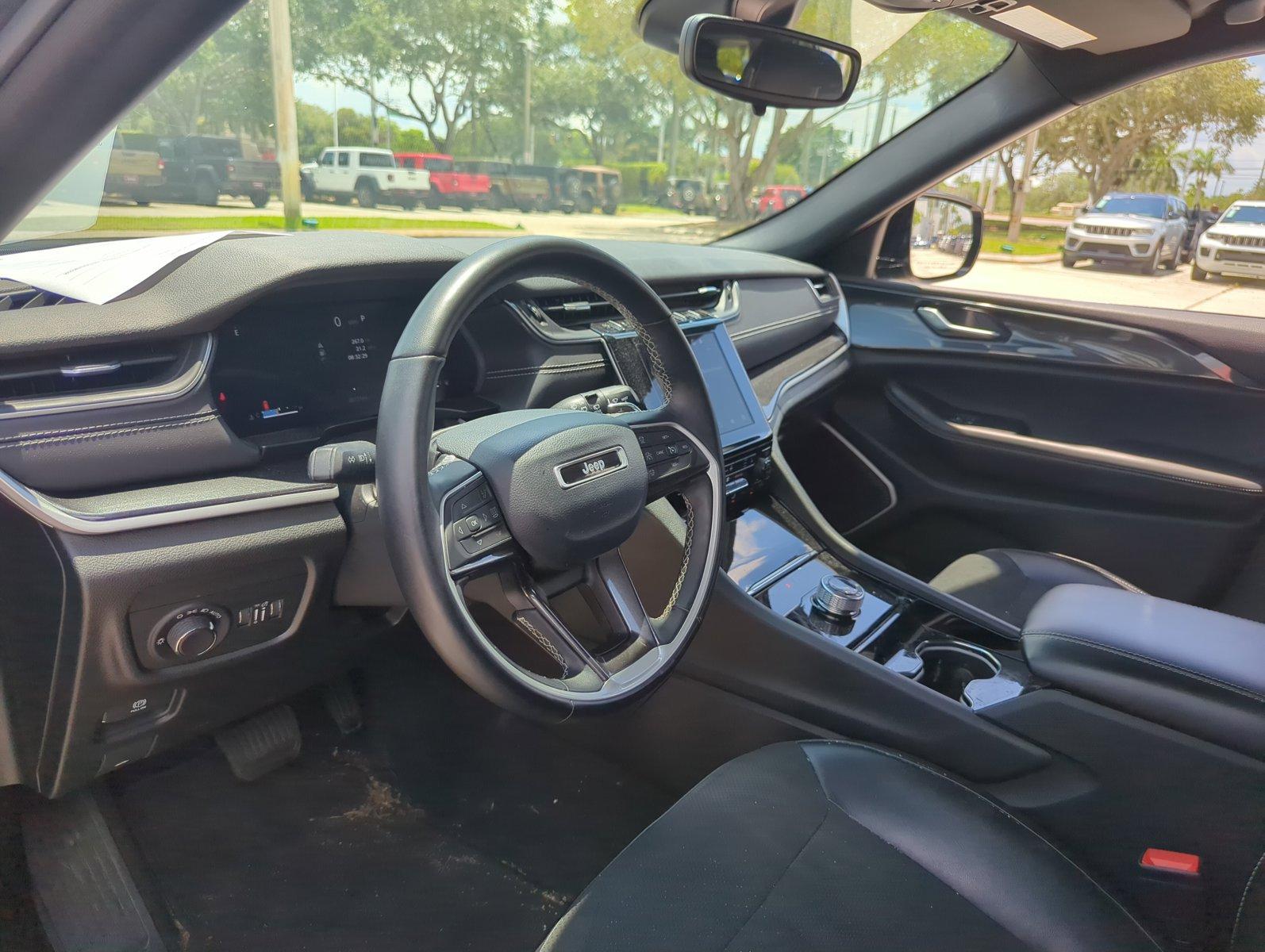 2022 Jeep Grand Cherokee L Vehicle Photo in Pembroke Pines, FL 33027
