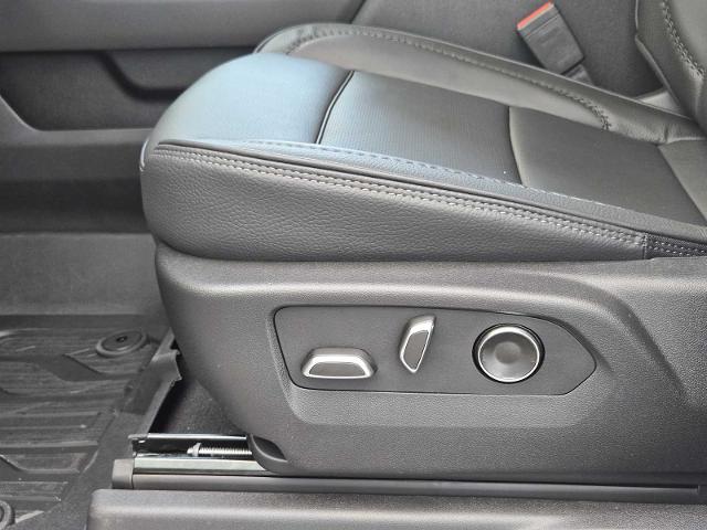 2025 GMC Sierra 2500 HD Vehicle Photo in DALLAS, TX 75209-3016