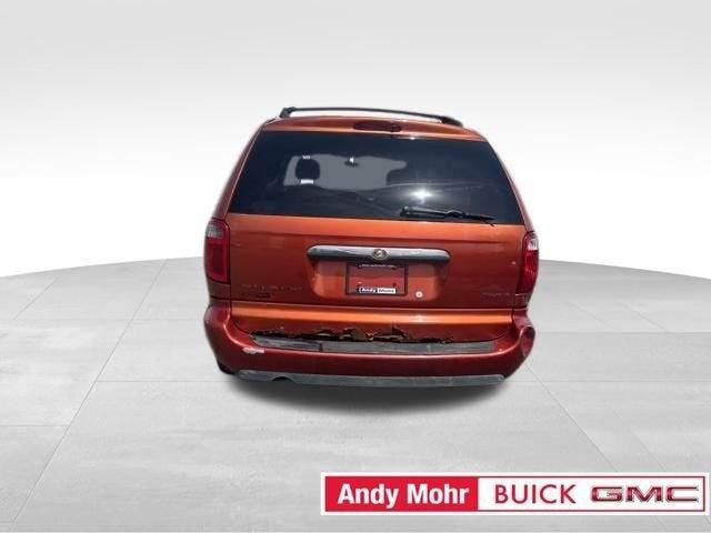 2006 Chrysler Town & Country LWB Vehicle Photo in Fishers, IN 46038