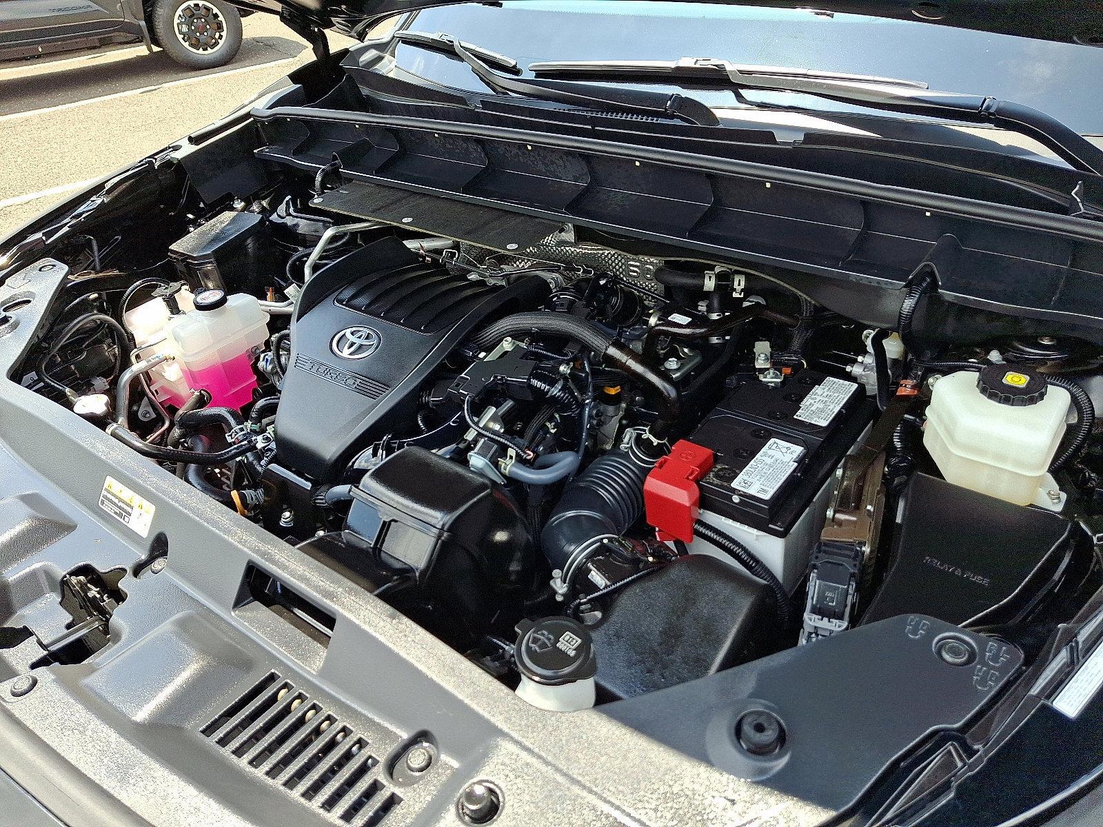 2024 Toyota Highlander Vehicle Photo in Trevose, PA 19053
