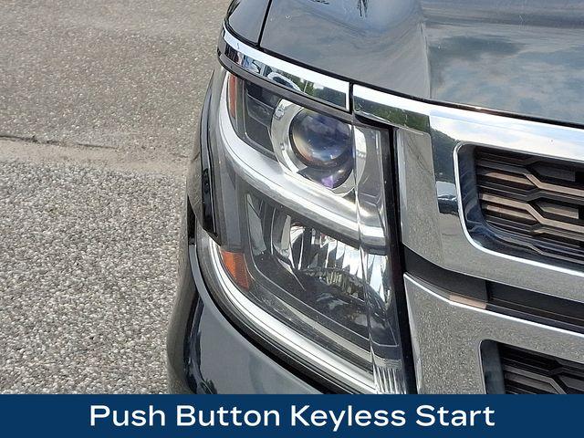2016 Chevrolet Suburban Vehicle Photo in WATERTOWN, CT 06795-3318