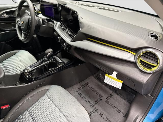 2025 Chevrolet Trax Vehicle Photo in EVERETT, WA 98203-5662