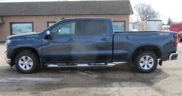 Used 2019 Chevrolet Silverado 1500 LT with VIN 1GCUYDED4KZ293686 for sale in Milbank, SD